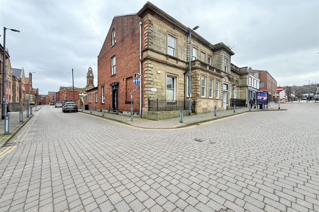 4 bed property, in Dean Street, £325,000