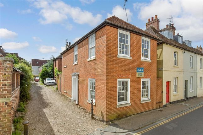 2 bed property, in Adelaide Place, £425,000