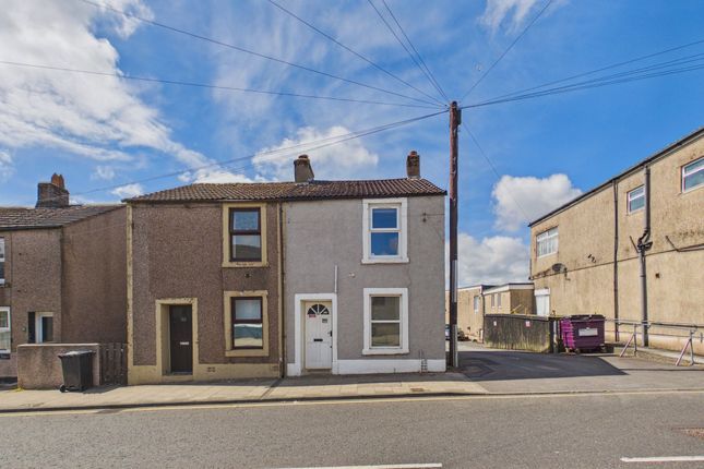 2 bed property, in Main Street, £77,500