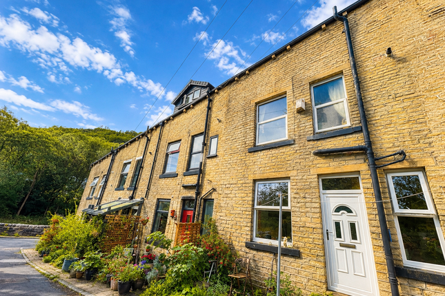 2 bed property, in Trinity Street, £120,000
