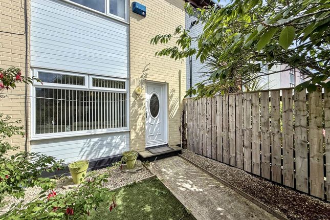 2 bed property, in Scarfell Close, £68,000