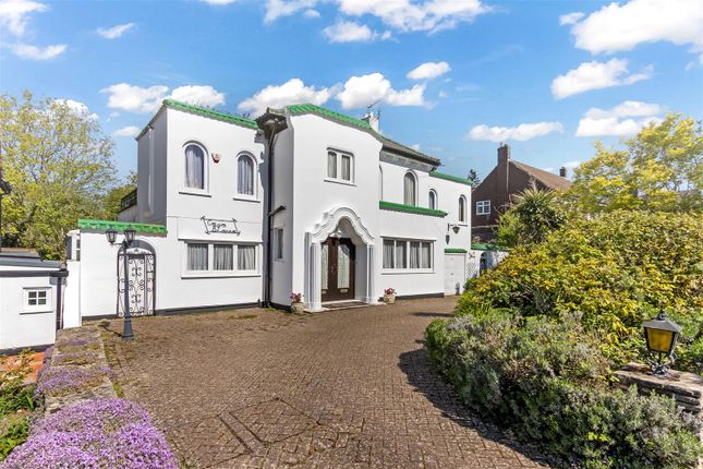 4 bed property, in Manor Way, £1,500,000