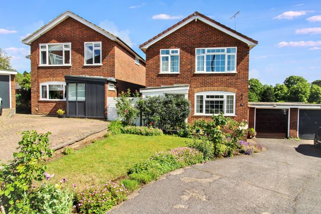 3 bed property, in Hazlemere View, £595,000