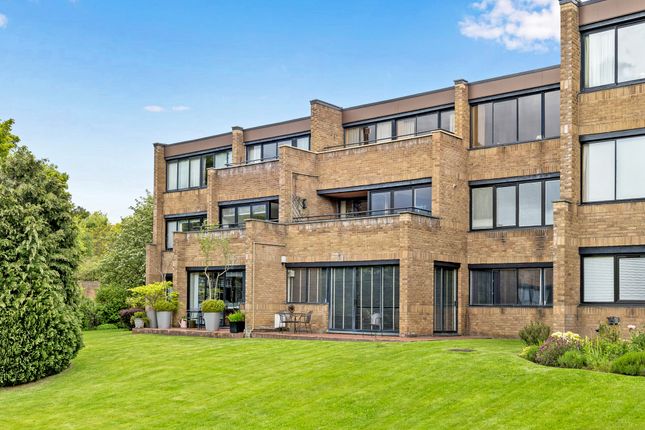 3 bed property, in 2/5 Fettes Rise, £650,000