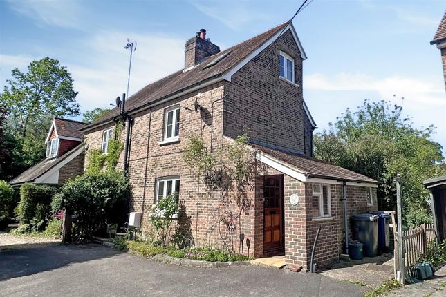 3 bed property, in Woodside Road, £475,000