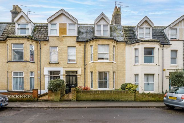 6 bed property, in Grosvenor Road, £280,000