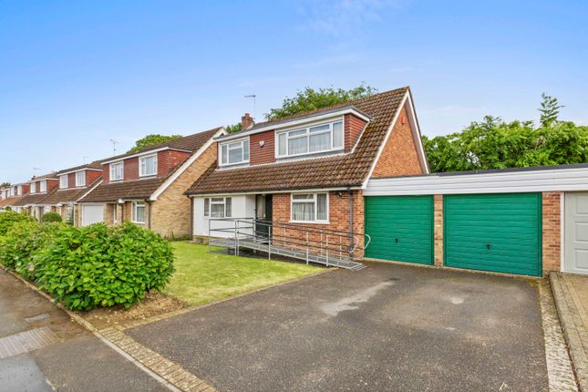 3 bed property, in Chessfield Park, £900,000