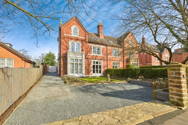 7 bed property, in Alexandra Road, £625,000
