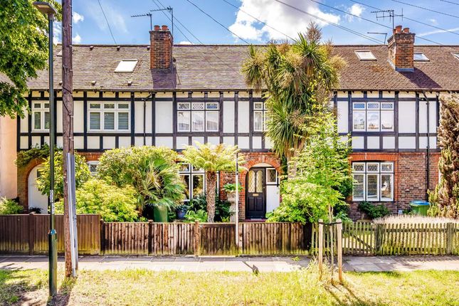 3 bed property, in Broad Lane, £850,000