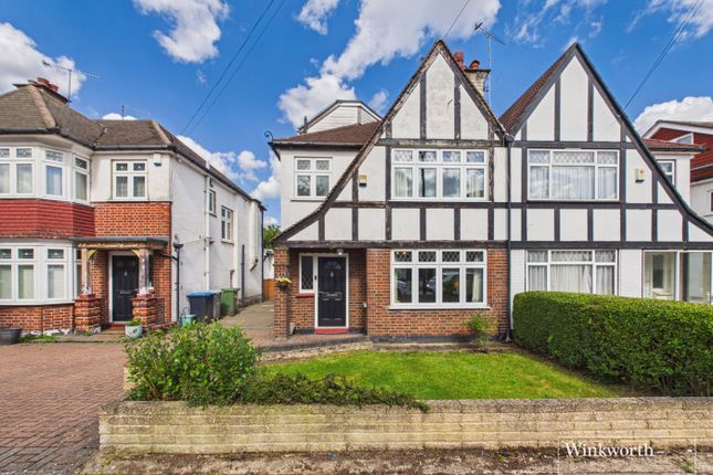 4 bed property, in Regal Way, £640,000