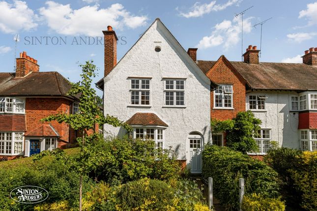 3 bed property, in Meadvale Road, £850,000