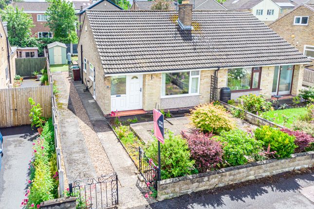 2 bed property, in Highwood Avenue, £230,000