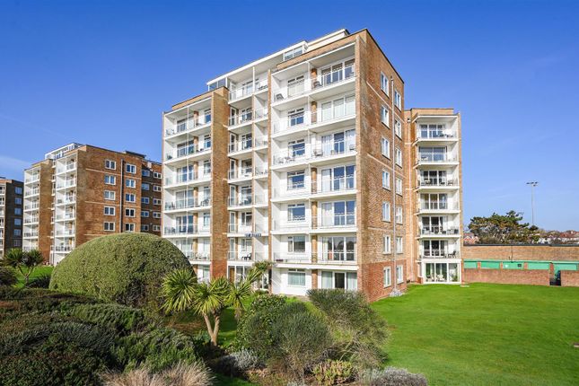2 bed property, in West Parade, £372,000