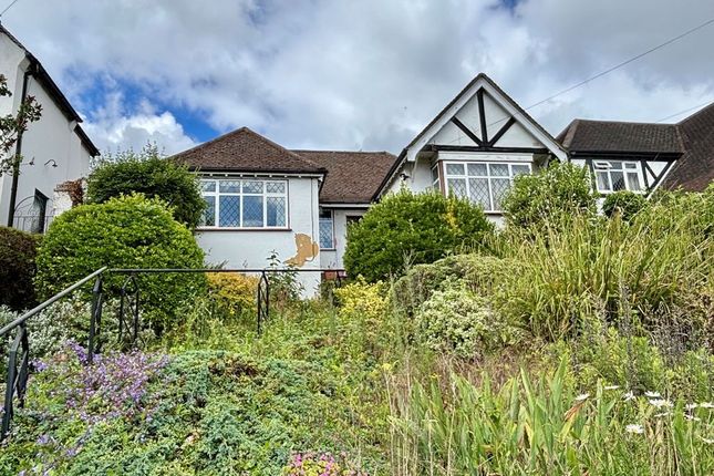 3 bed property, in Riddlesdown Avenue, £499,500