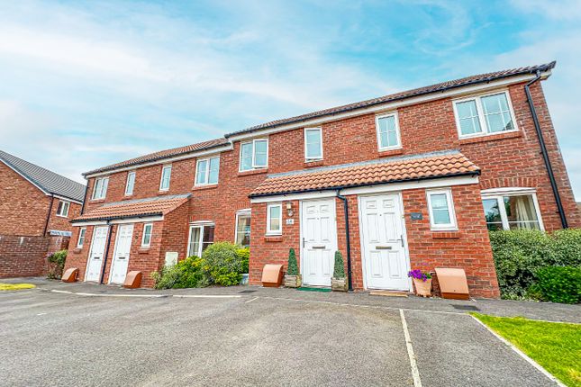2 bed property, in Knight Lane, £235,000