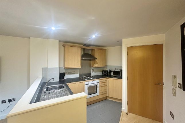 1 bed property, in City Walk, £159,999