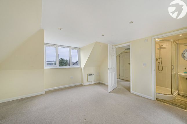 1 bed property, in Charles Street, £190,000