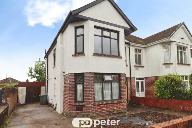 3 bed property, in Manor Way, £325,000