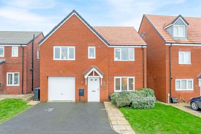 5 bed property, in Tigers Road, £369,950