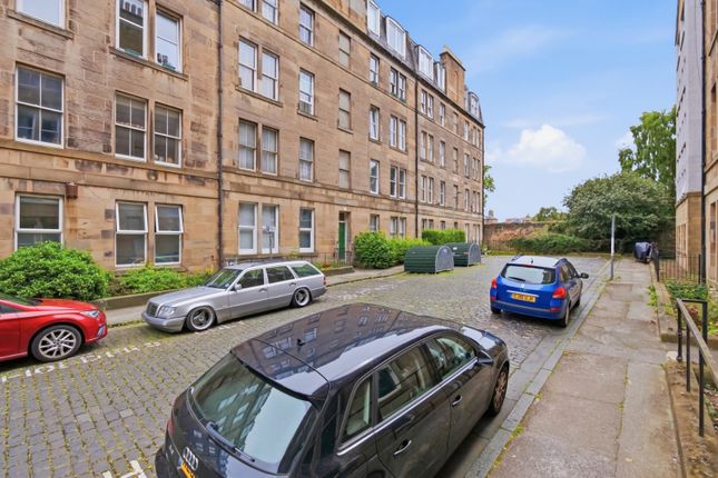 3 bed property, in 4/3 South Oxford Street, £325,000