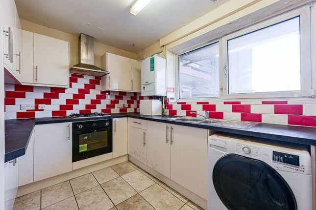 1 bed property, in Nynehead Street, £270,000