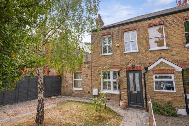 4 bed property, in Hanworth Road, £625,000