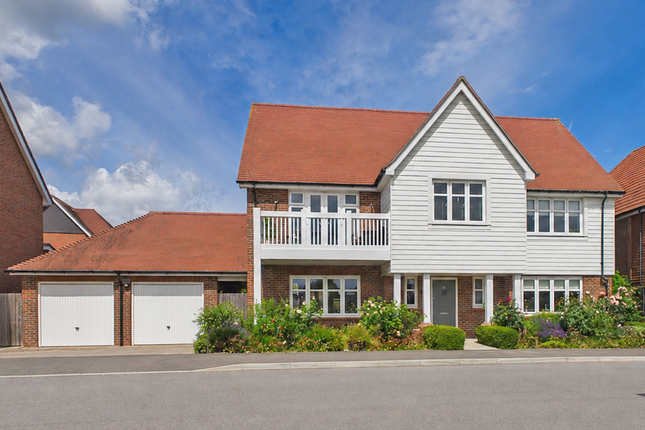 4 bed property, in Kensett Avenue, £1,000,000