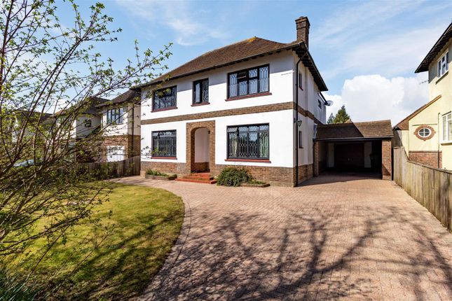 4 bed property, in Central Avenue, £700,000