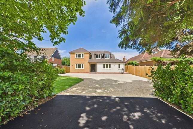 5 bed property, in Amersham Road, £1,100,000