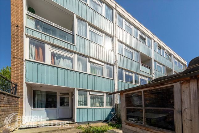 3 bed property, in Stanswood Gardens, £400,000