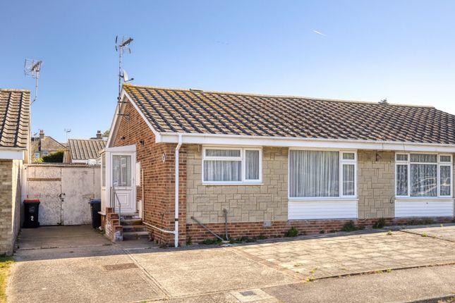 2 bed property, in Cornwall Avenue, £275,000
