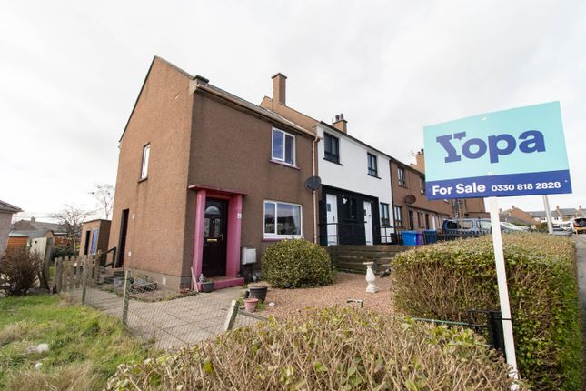 2 bed property, in Lethnot Road, £107,000