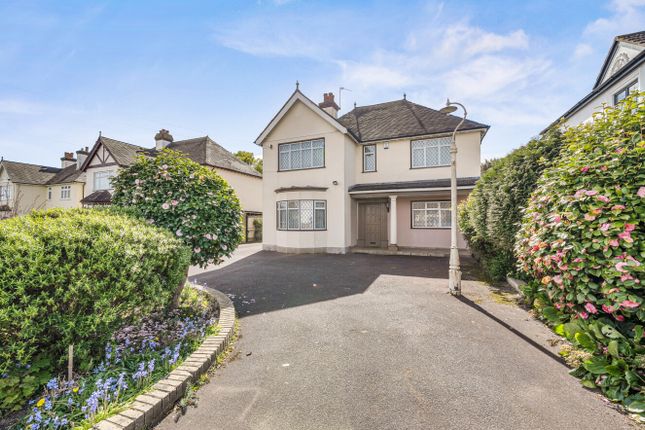 4 bed property, in Halfway Street, £900,000