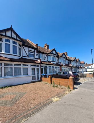 3 bed property, in Ardfern Avenue, £630,000