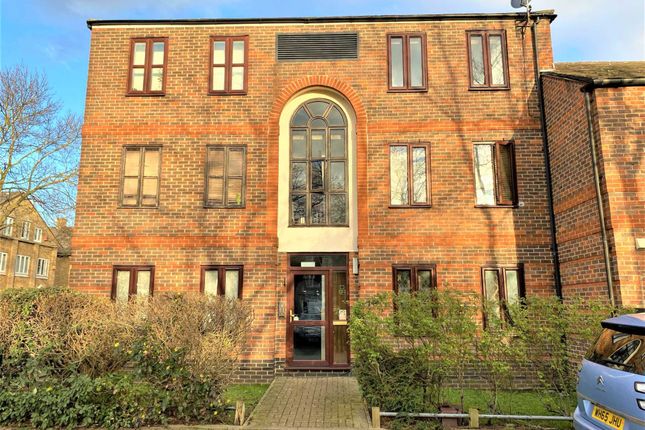 1 bed property, in Partridge Square, £205,000