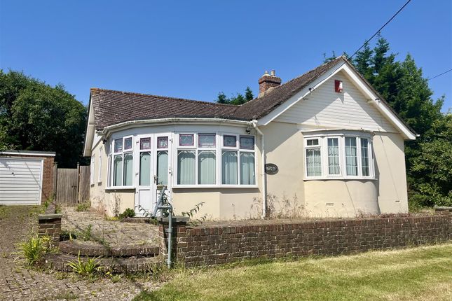 3 bed property, in Gorsethorn Way, £450,000