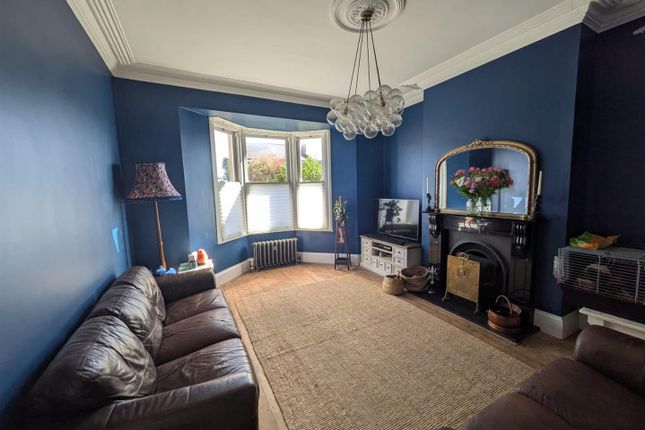 4 bed property, in London Road, £525,000