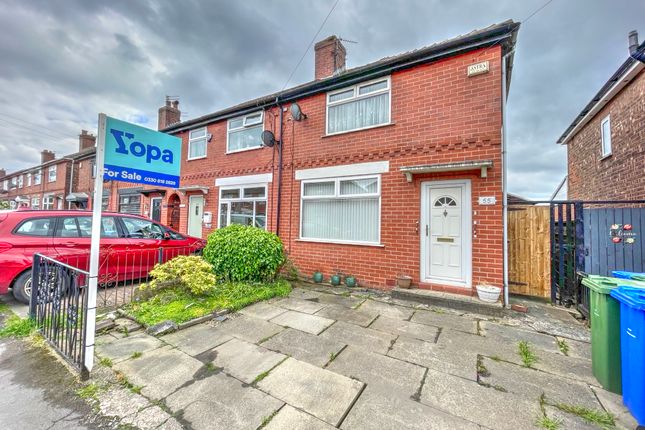 2 bed property, in Ruskin Road, £150,000