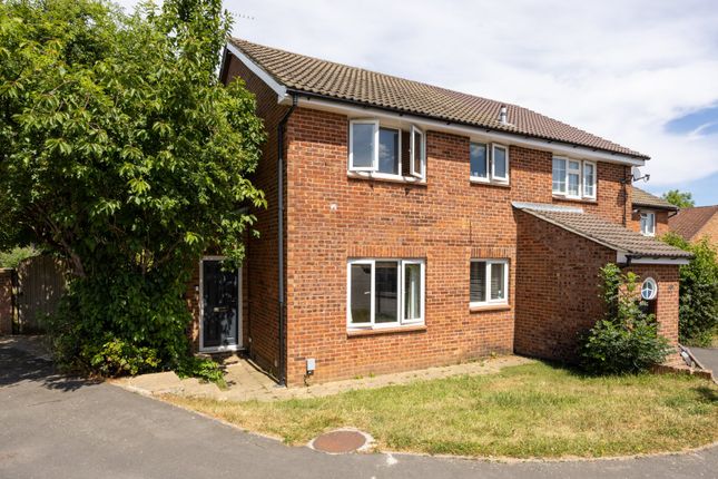 1 bed property, in Guildford, £269,950