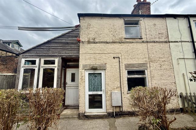 1 bed property, in Chapel Street, £100,000