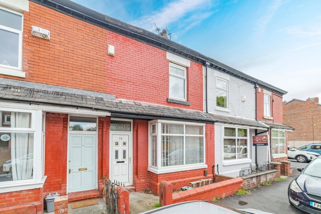 2 bed property, in Henderson Street, £210,000