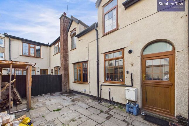 5 bed property, in Bolton Street, £140,000