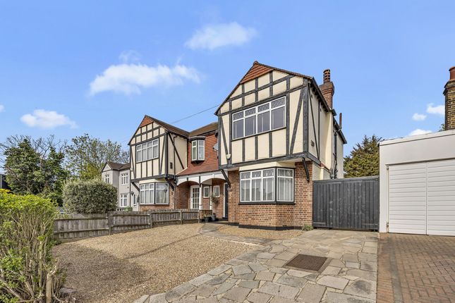 3 bed property, in Eastern Avenue East, £550,000