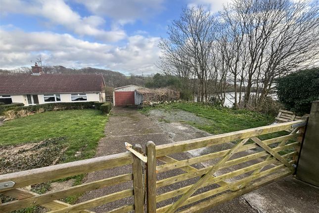 2 bed property, in Milton Crescent, £200,000