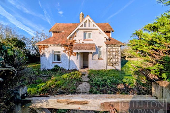 3 bed property, in Badby Road West, £250,000