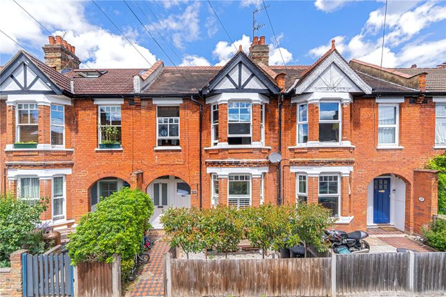 2 bed property, in Godstone Road, £575,000