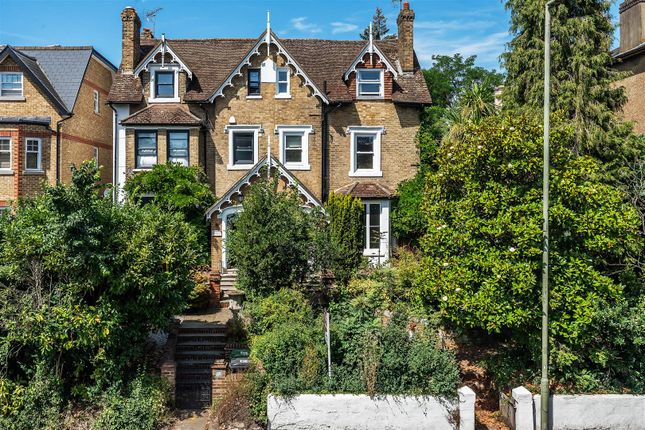 5 bed property, in Kingston Road, £699,950
