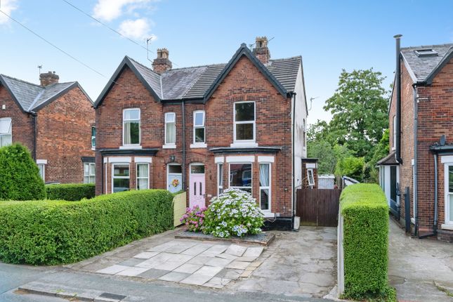 4 bed property, in Cinnamon Lane, £365,000