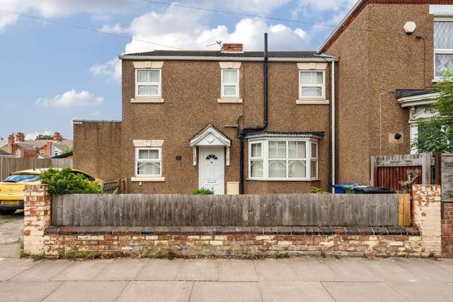 2 bed property, in Welholme Road, £65,000