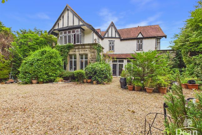 5 bed property, in Cinderhill, £850,000